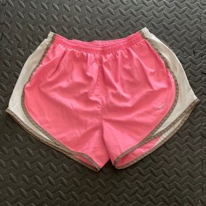 Nike shorts M